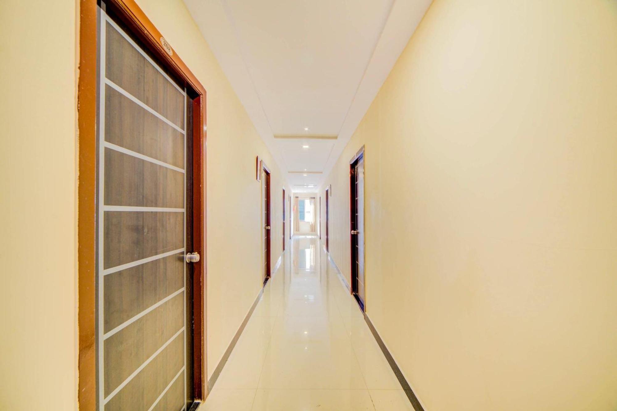 Super Hotel O White Ridge Sururnagar Exterior photo