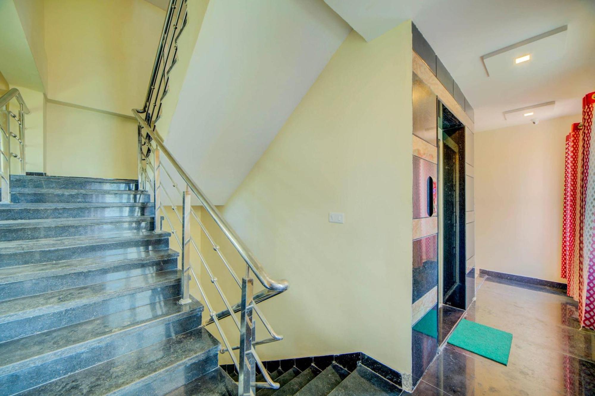 Super Hotel O White Ridge Sururnagar Exterior photo
